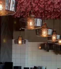 Addicted to Us taklampe - svart