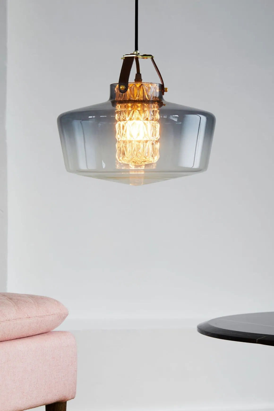 Addicted to Us taklampe - svart