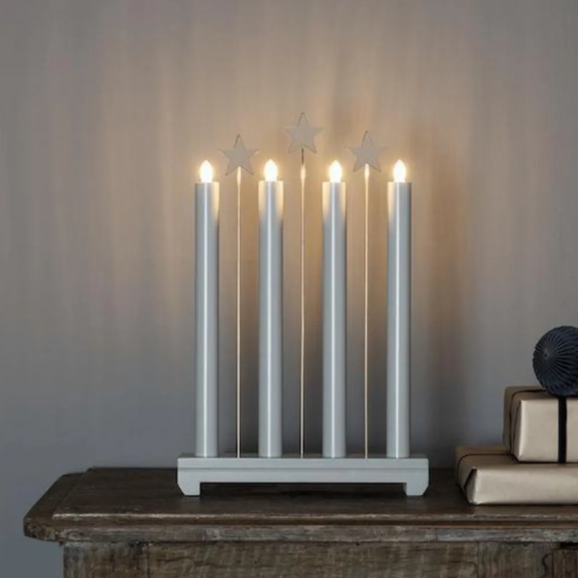 Adventsstake med stjerner - Lys grå