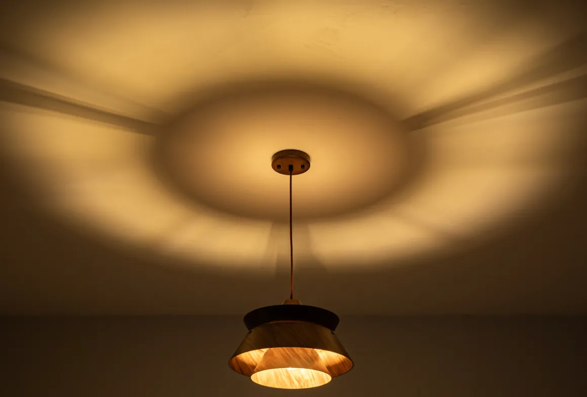 Apollo takpendel 36 cm