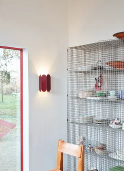 Arcs vegglampe uten ledning - rød