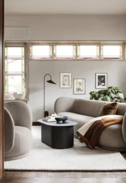 Arum gulvlampe - svart