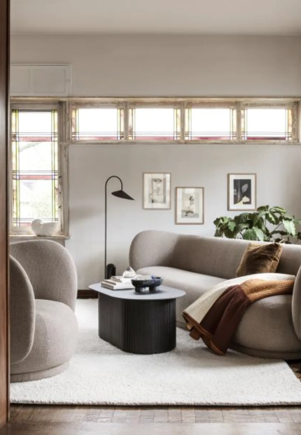 Arum gulvlampe - svart