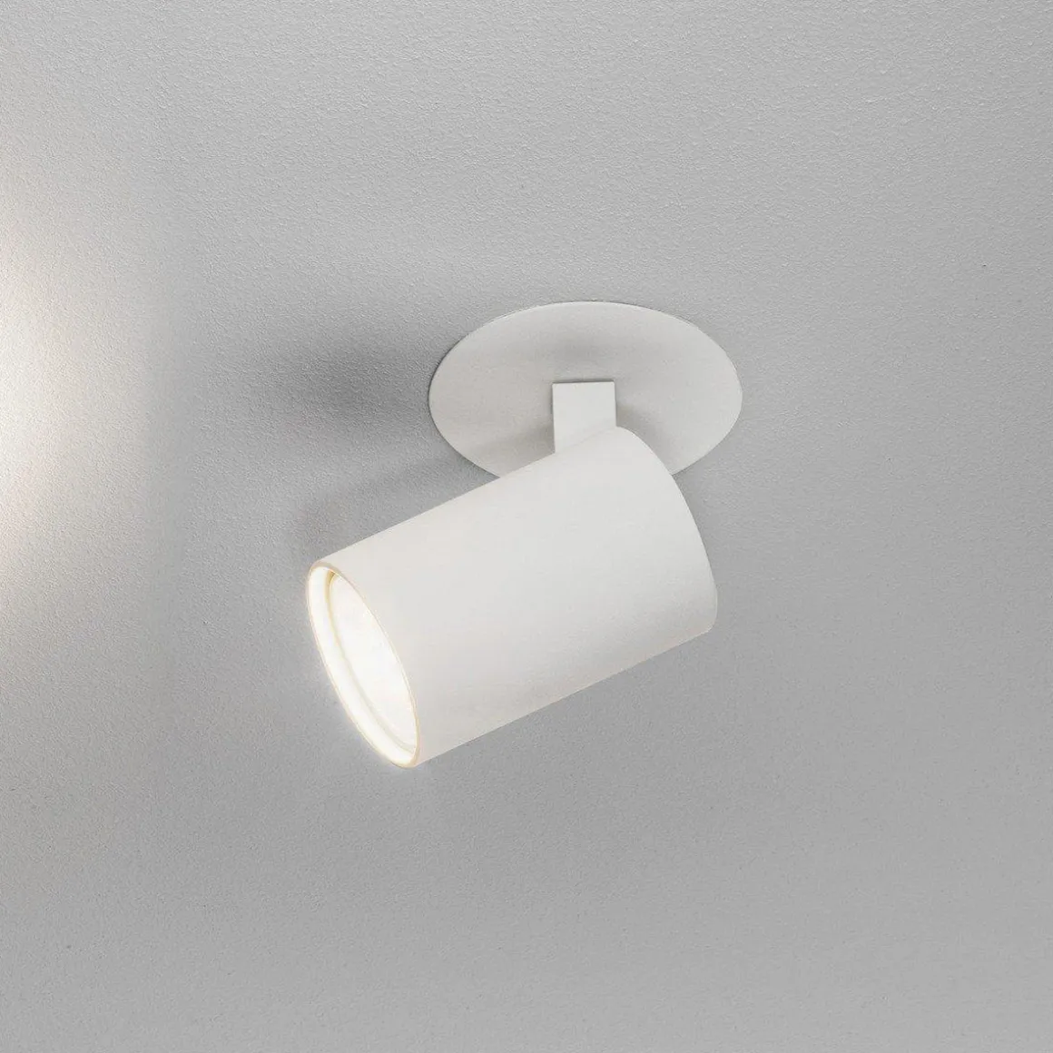 Ascoli Recessed takspot