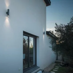 Astina vegglampe utendørs opp/ned IP44