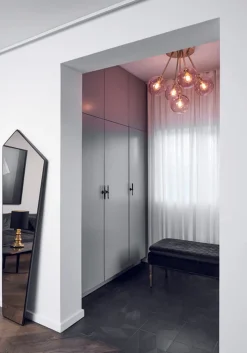 Ballroom Molecule taklampe - messing base/rosa glass