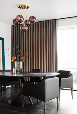 Ballroom Molecule taklampe - messing base/lilla glass