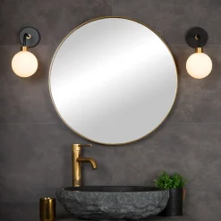 Berend vegglampe IP44 - Svart/Opal