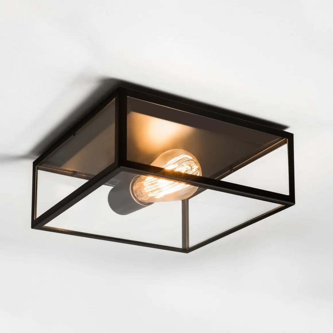 Bronte taklampe for utendørsbruk - Matt Svart