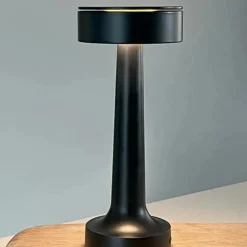 Buddy bærbar bordlampe oppladbar 4W 3000 Kelvin