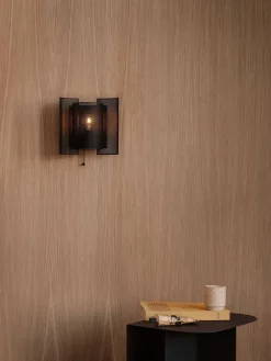 Butterfly perforert vegglampe