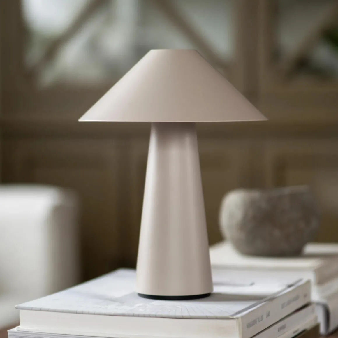 Cannes oppladbar bordlampe