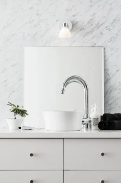 Cassis vegglampe IP44 - Krom/opalhvit - Krom / Opal