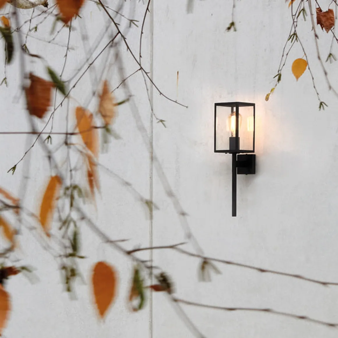 Coach 130 vegglampe utendørs IP44 E27 - Svart