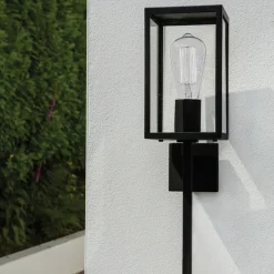 Coach 130 vegglampe utendørs IP44 E27 - Svart