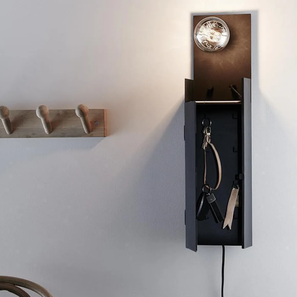 Combo vegglampe/nøkkelskap - Svart - Svart