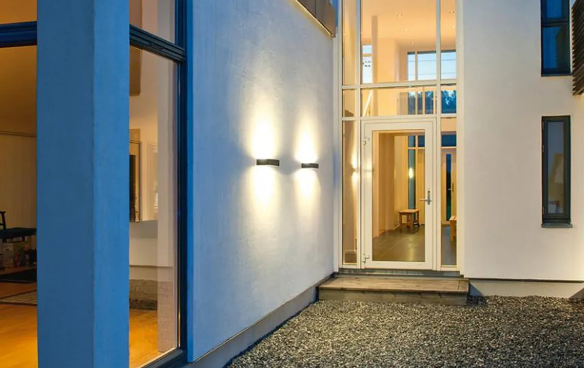 Edge vegglampe opp/ned 10W 3000 Kelvin dimbar IP65 - Svart