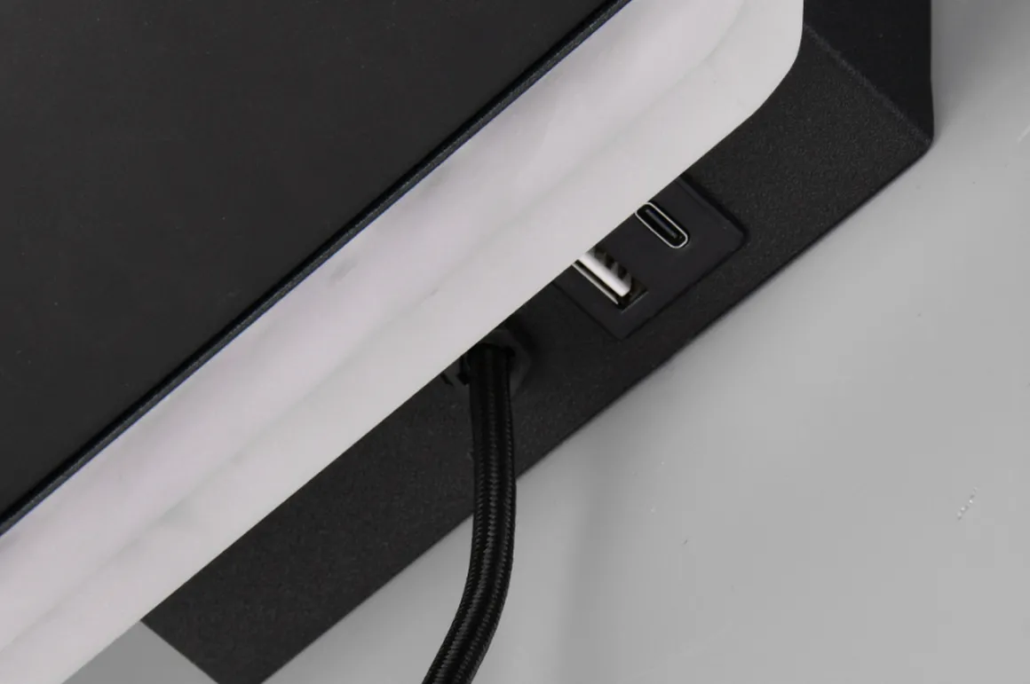 Fairfield vegglampe 9W 3000 Kelvin med USB - 3-step dim