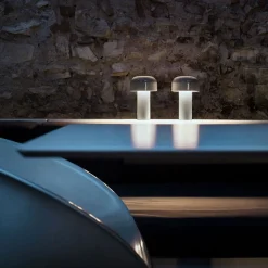 Flos Bellhop oppladbar bordlampe