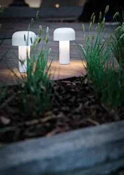 Flos Bellhop oppladbar bordlampe