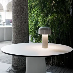 Flos Bellhop oppladbar bordlampe