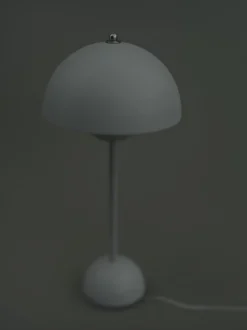 Flowerpot VP3 bordlampe