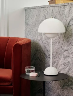 Flowerpot VP3 bordlampe