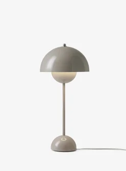 Flowerpot VP3 bordlampe