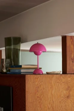 Flowerpot VP9 bærbar bordlampe