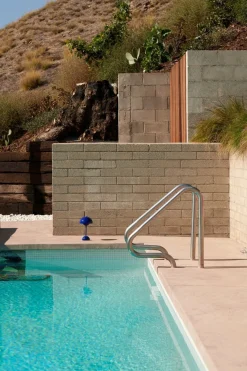 Flowerpot VP9 bærbar bordlampe