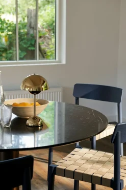 Flowerpot VP9 bærbar bordlampe