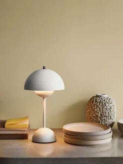 Flowerpot VP9 bærbar bordlampe