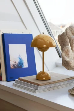 Flowerpot VP9 bærbar bordlampe