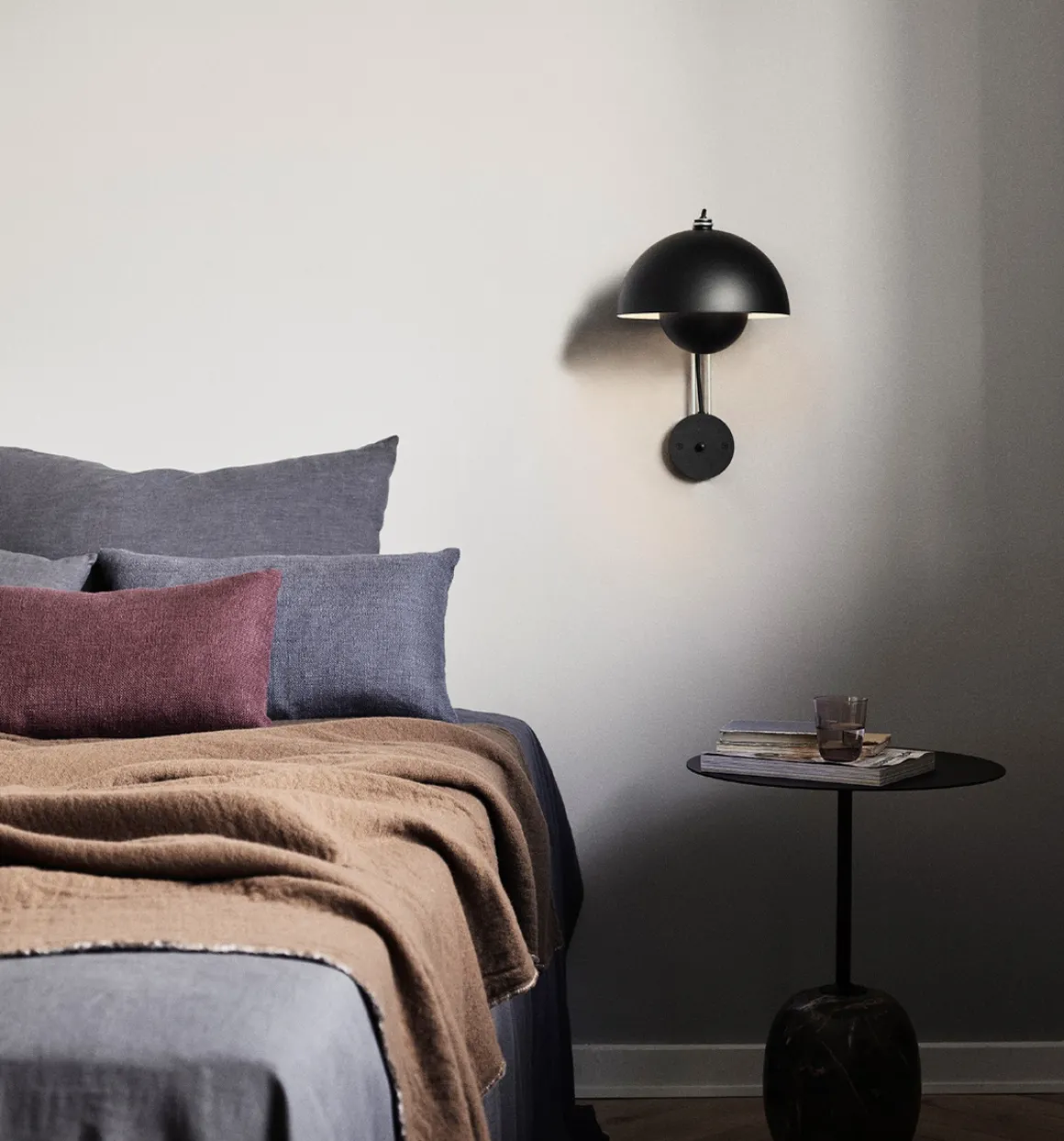 Flowerpot VP8 vegglampe