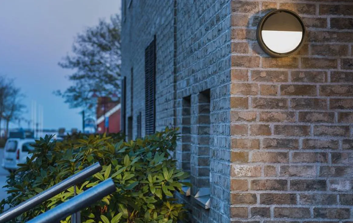 Frame round vegglampe 7W 3000 Kelvin IP66 Dimbar