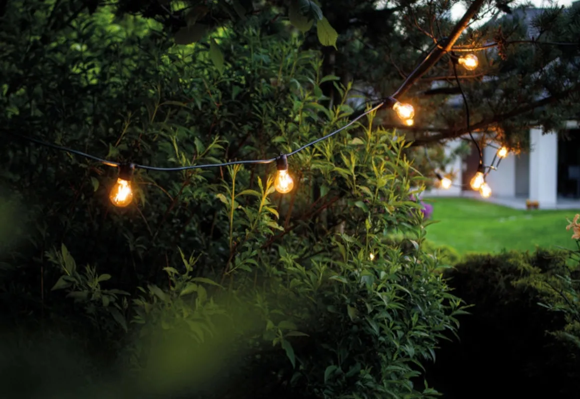 Garden Garland utendørs lysslynge 9 meter 15 lys IP65 ekstra slynge - Svart