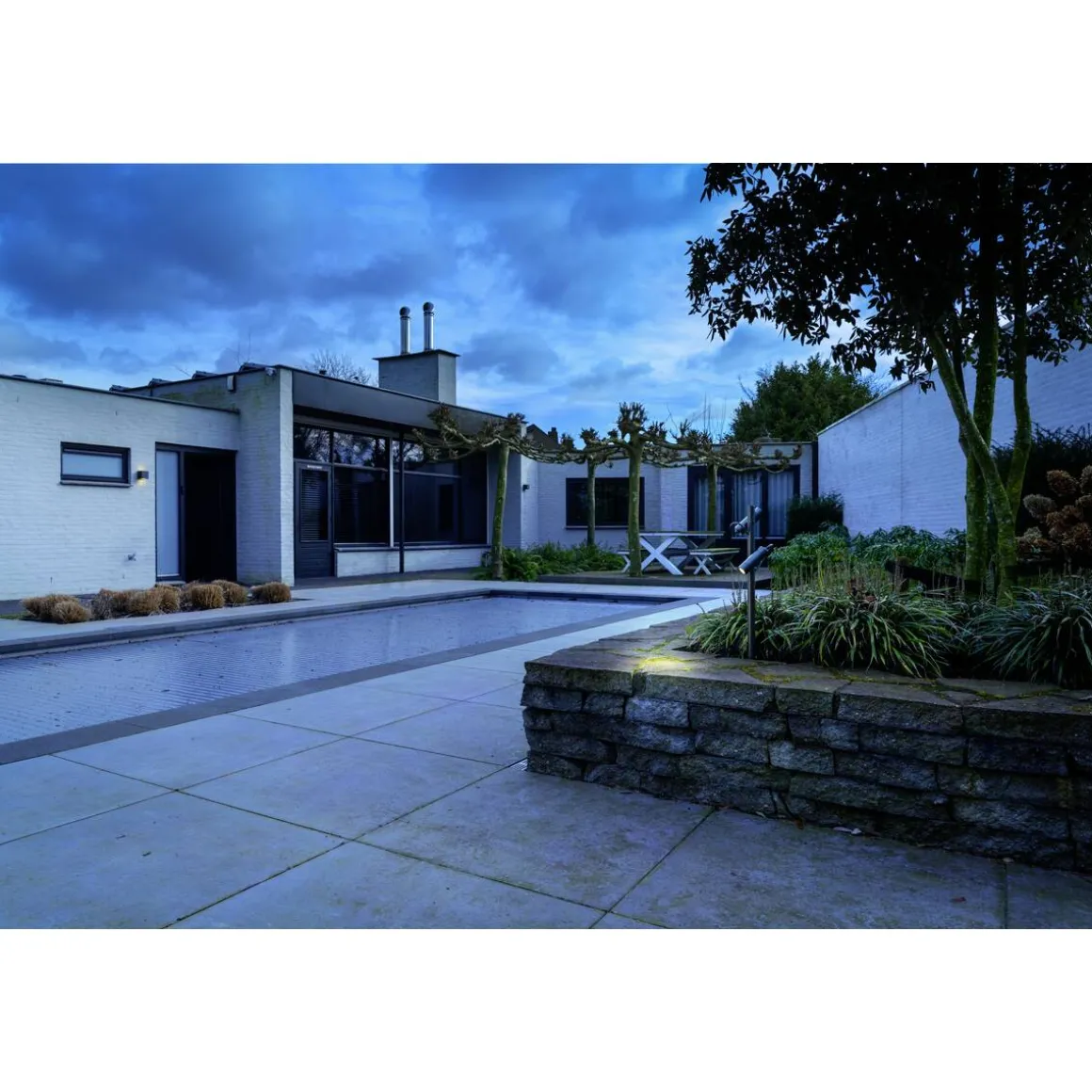 Helia slim dobbel spot med jordspyd 2x6W 3000 Kelvin IP65