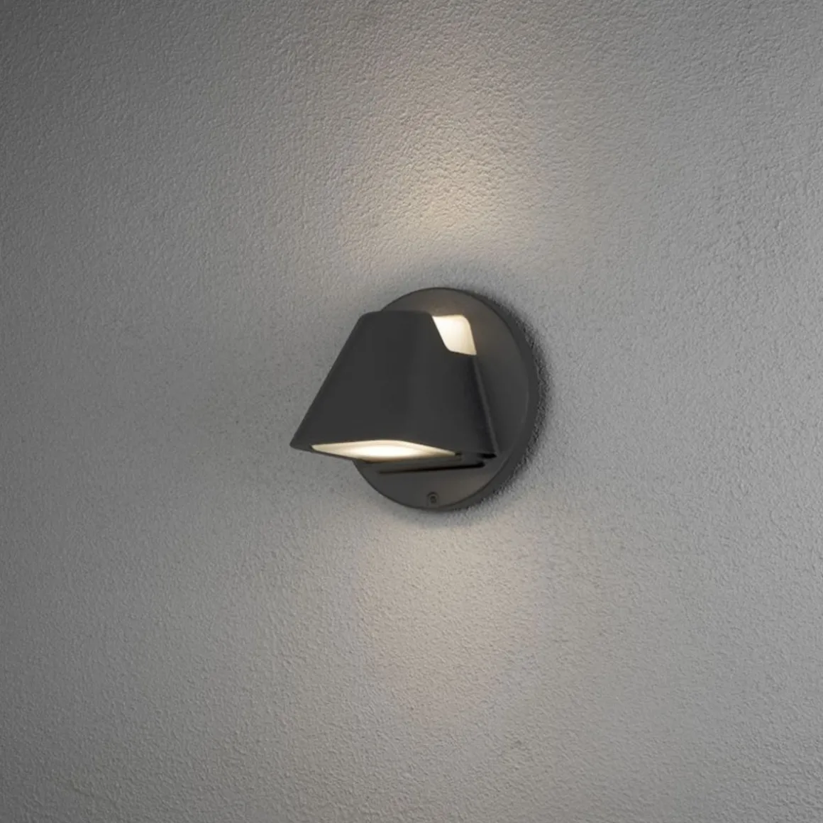 Hild vegglampe - Svart