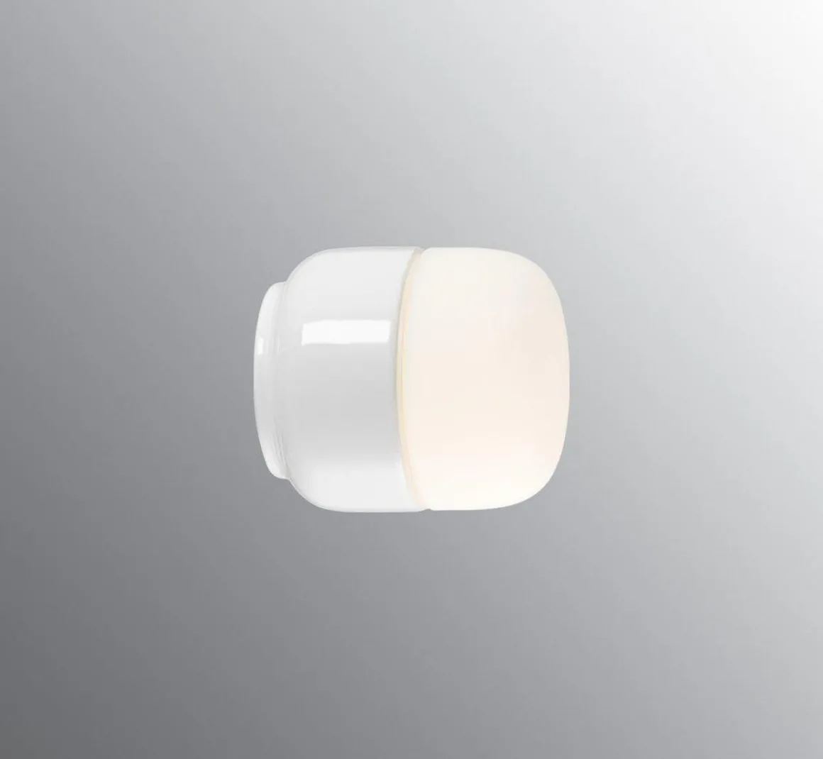 Ifø Ohm 100 / 110 vegg/tak lampe IP44 Badstu