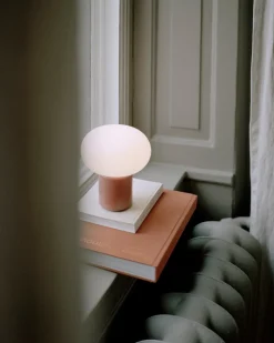 Karl-Johan bærbar bordlampe - Rød