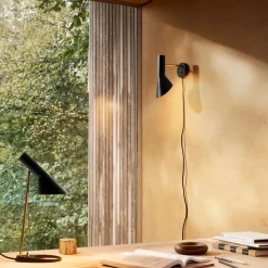 Louis Poulsen AJ Vegglampe