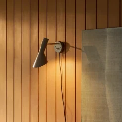 Louis Poulsen AJ Vegglampe