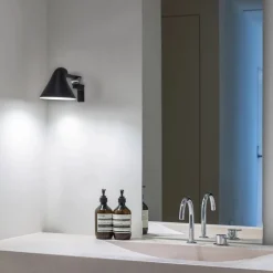 Louis Poulsen NJP kort vegglampe uten ledning for fast innstallasjon