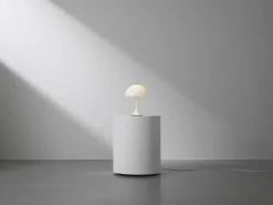Louis Poulsen Panthella 250 Portable bordlampe