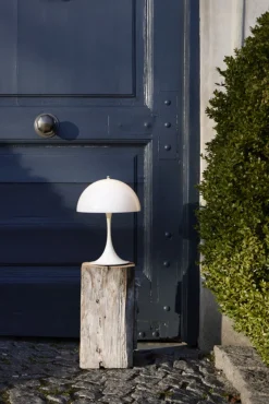 Louis Poulsen Panthella 250 Portable bordlampe