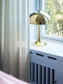 Louis Poulsen Panthella 320 bordlampe