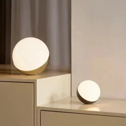 Louis Poulsen VL Studio 250 bord / gulv