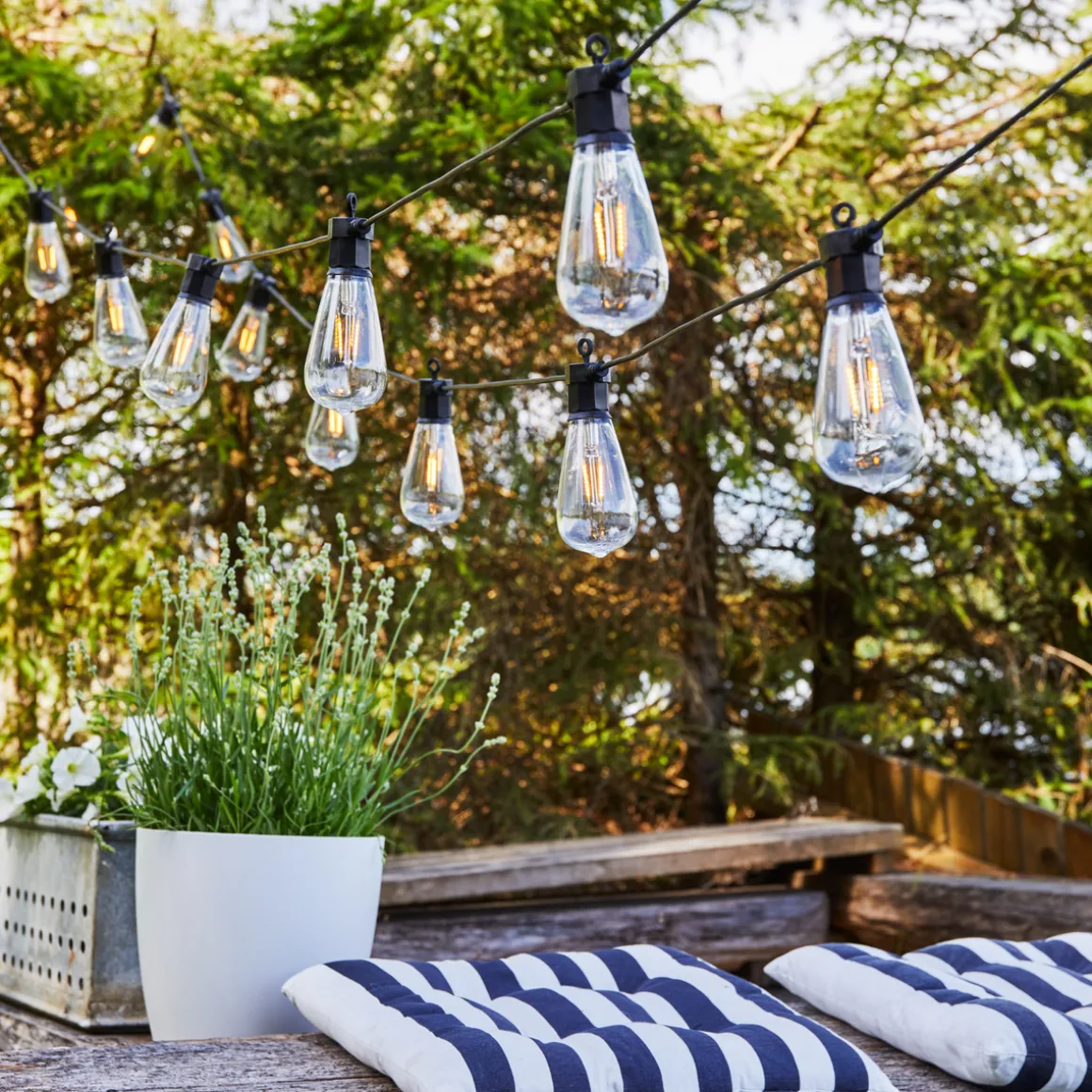 Lysslynge 10 lys stor - Garden 24 - Svart