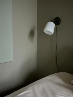 Material Vegglampe - Hvit Opal Glass