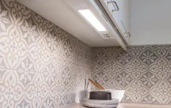 Namsen 900 benkarmatur m/2 stikk 2700 Kelvin dimbar 17W - Hvit